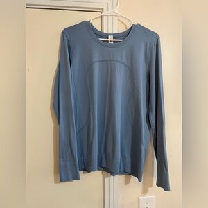Womens lululemon swiftly tech relaxed fit hip length size 10 in great condition